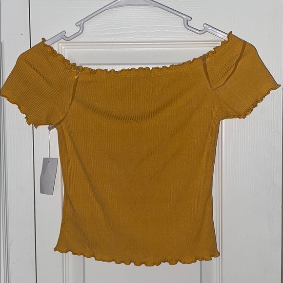 Off the Shoulder Top - Picture 2 of 2